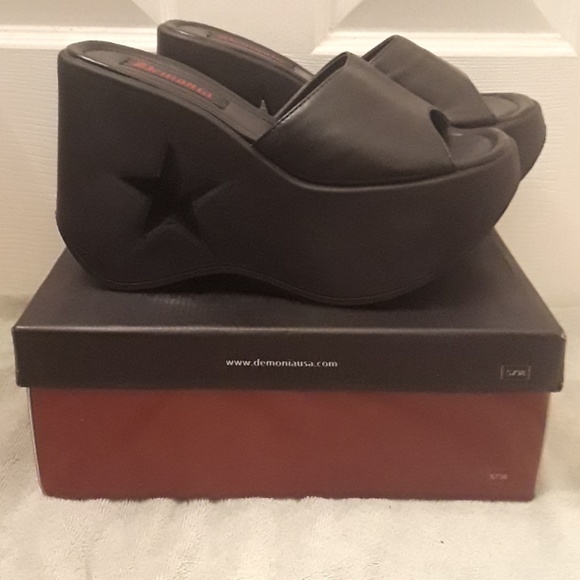 demonia flip flops